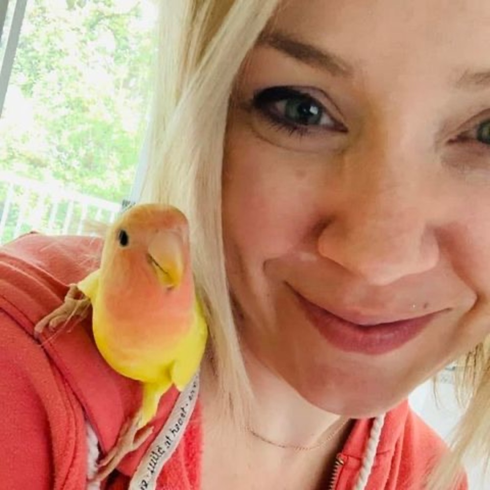 Meet your Posher, Carla